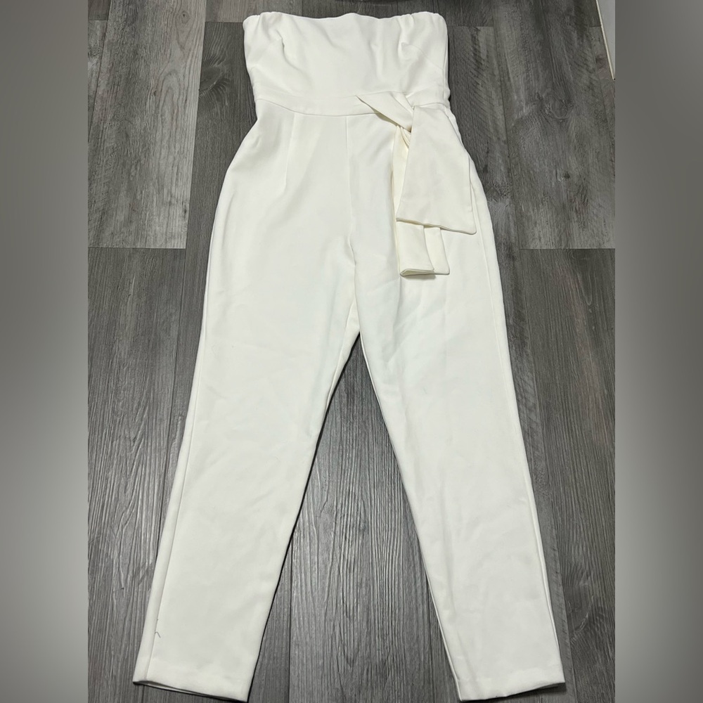 Black Halo woman’s Strapless pants romper/ white-cream / size 4 NWT